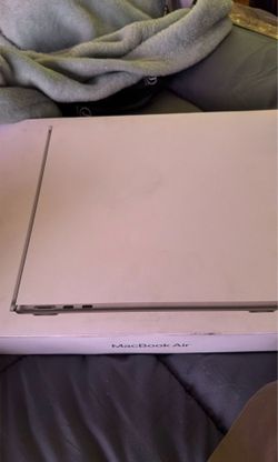 New unactivated 2025 MacBook Air 13in m3 8core cpu 10 core gpu 16gb ram 512gb storage