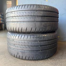 245/35/20. Michelín