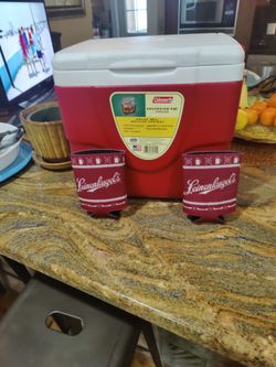 9qt Coleman cooler and 2 vintage beverage collers