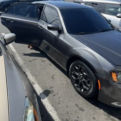  Chrysler 300 S