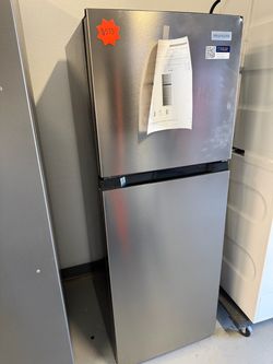 Frigidaire Stainless Steel Top-Freezer Refrigerator