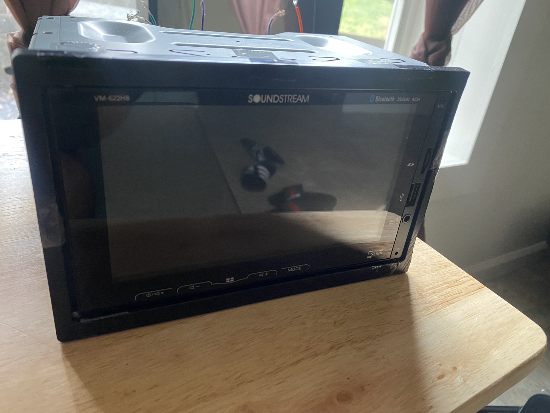 Soundstream VM-622HB Double DIN Bluetooth Digital Media Receiver w/ 6.2" Touchscreen