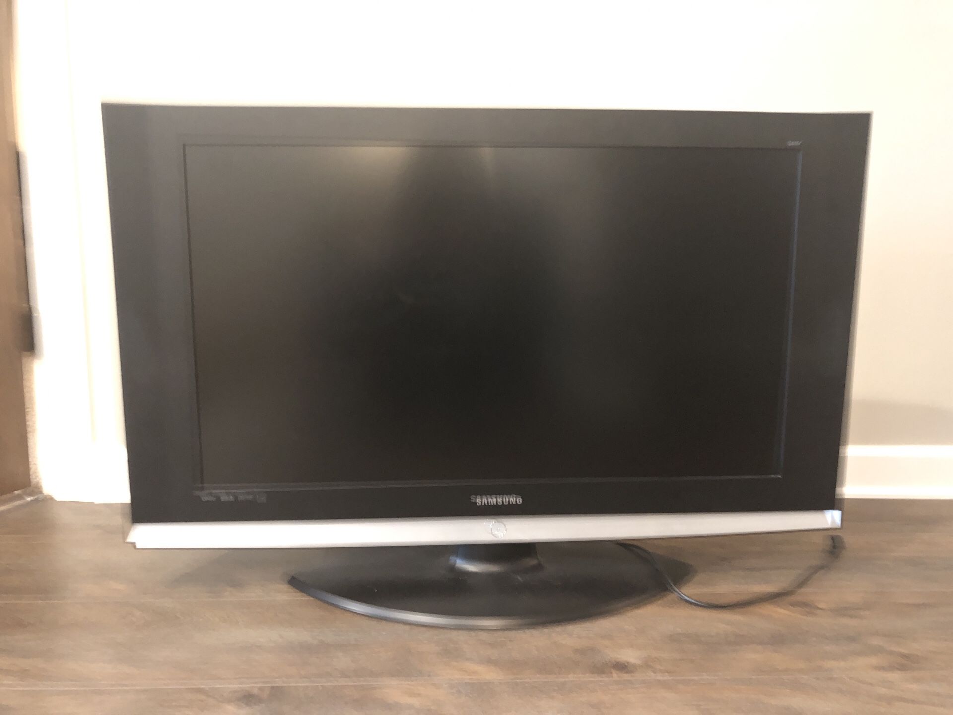 Samsung LNS4041D 40 inch LCD HDTV