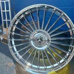 Mercedes-Benz OEM W223 S Class  Silver & Black Multi-Spoke Wheel & Cap Set