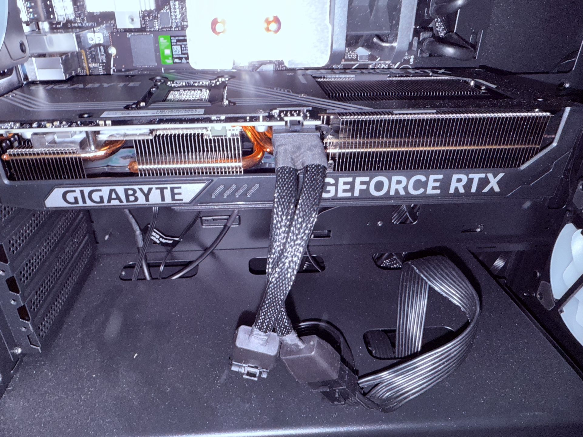 GIGABYTE NVIDIA GEFORCE RTX 5070 OC SFF