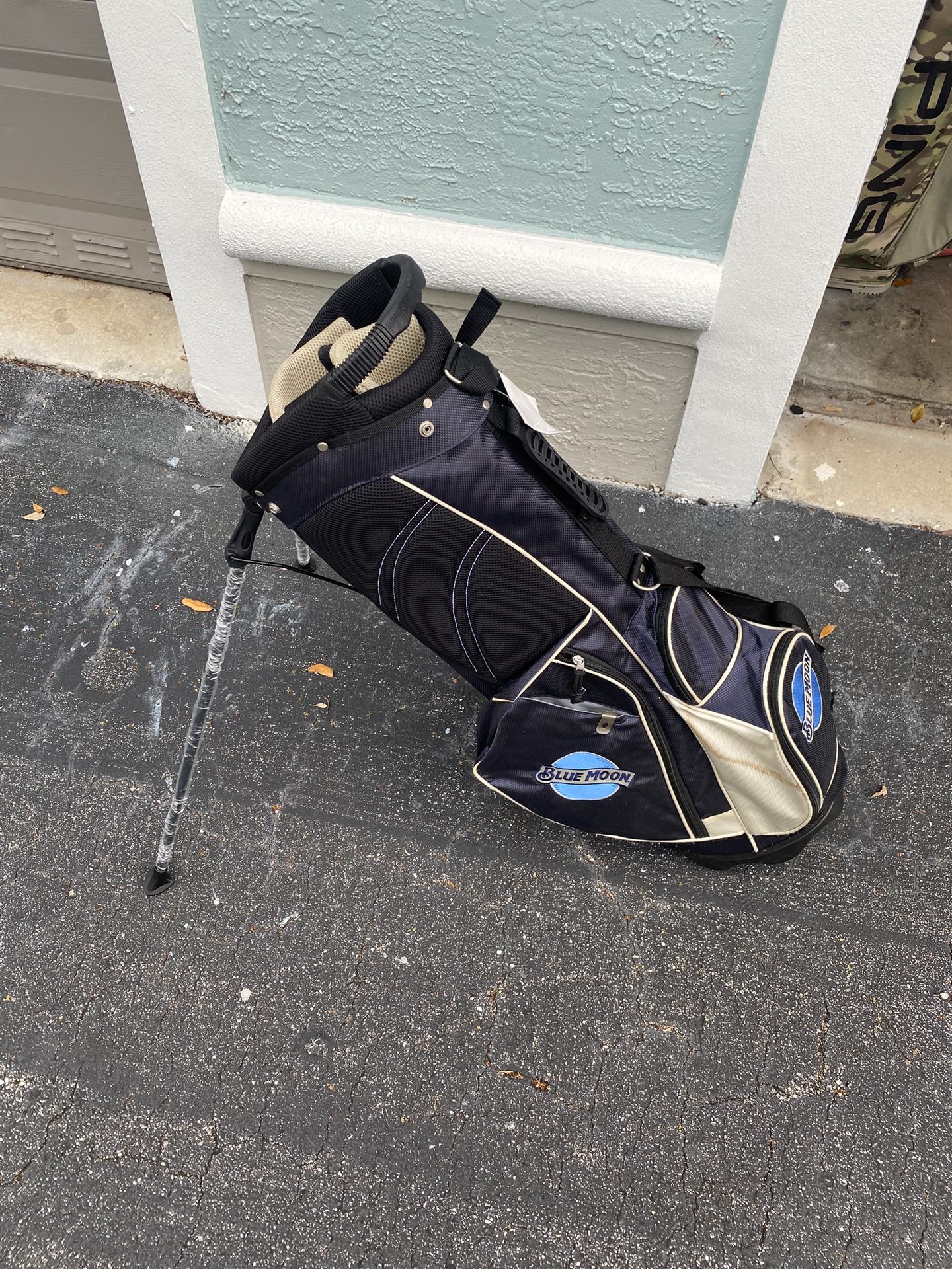 Blue Moon Golf Bag