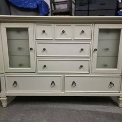 Modern Large Cream Color 11 Drawer Dresser