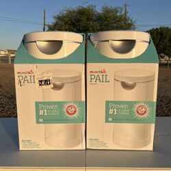 Munchkin PAIL™ Infant Diaper Pail, Proven #1 in Odor Control, Powered by Arm & Hammer, White