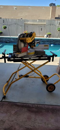 Dewalt  DWS779 15Amp Corded 12 in double bevel included stand
