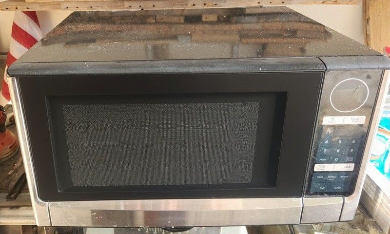 Oster 1.6 Cu Ft Microwave