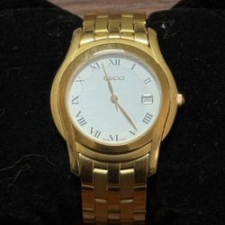 Gucci 5400M Wristwatch. 