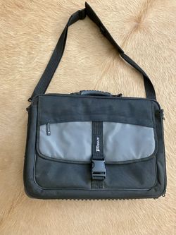 Targus Padded Laptop Messenger Bag With Handle and Shoulder Strap