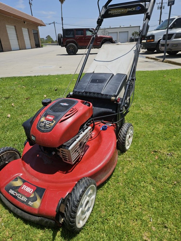 TORO GAS SELF PROPELLED LANW MOWER