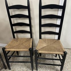 2 Black Wood Kitchen chairs 2 Sillas