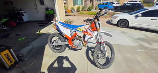 2022 KTM 500 EXC-F Six Days Edition