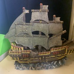 Aquarium ship In Great Condition