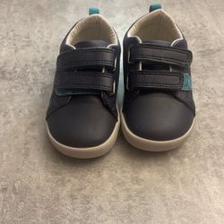Infant Shoes (Ten Little)