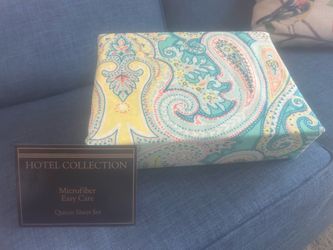 Queen Sheet Set with 1 Matching Pillow Case