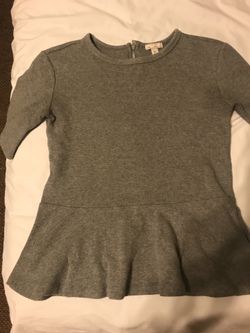 Juniors old navy xs gray flouncy short sleeved top
