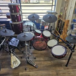 96091 Alesis Strike Electric Drumset 11 PC 571062