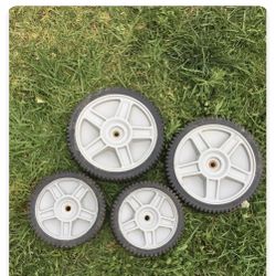 Craftsman Push Lawn Mowers 5Hp pre-owned (set of Four) Wheels
