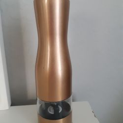 KALORIKA ELECTRIC SALT OR PEPPER Grinder (ONLY ONE, WITH BATTERY), NEVER USED