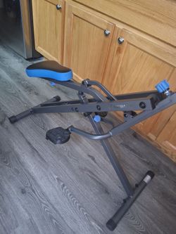 Squat machine