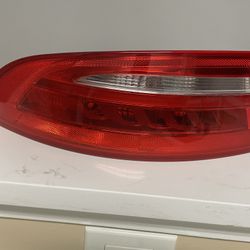 Jaguar XE 25T - (Fits 2016, 2017 & 2018) LR Tail Lamp Assembly