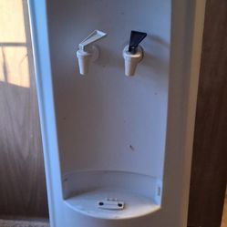 WHITE OASIS ATLANTIS POUD1SHS BOTTLESS WATER COOLER