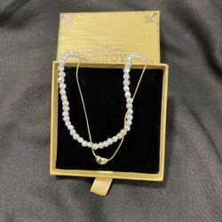 Gold And Pearl Set. 
