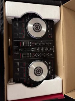 Pioneer DDJ SB2 - DJ Controller - NEED GONE TODAY