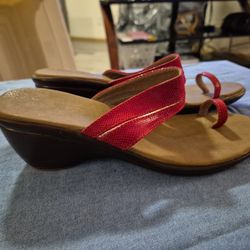 Red Wedge Size 8