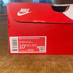 Nike Dunks Size 10.5
