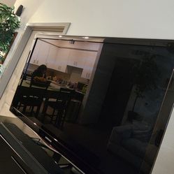 55" LCD 650 Series (2010)