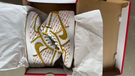 Nike High-Top Sneakers White and Gold