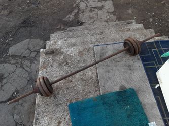 Hurry hurry for the low rusty but trusty free weights weight bar with 80 pounds of weight