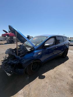 2017 Ford Escape S FWD for parts