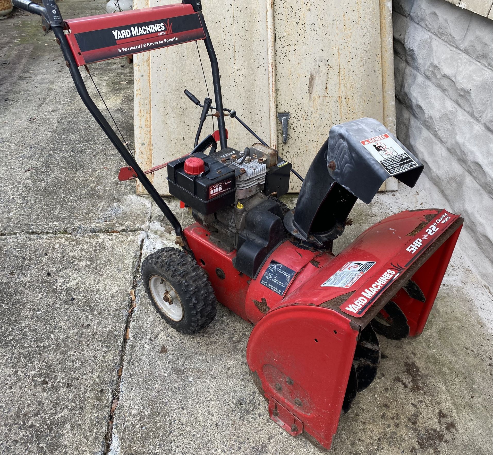 Snow Blower 22” Deck 5hp Engine Runs Great Ready For The Snow