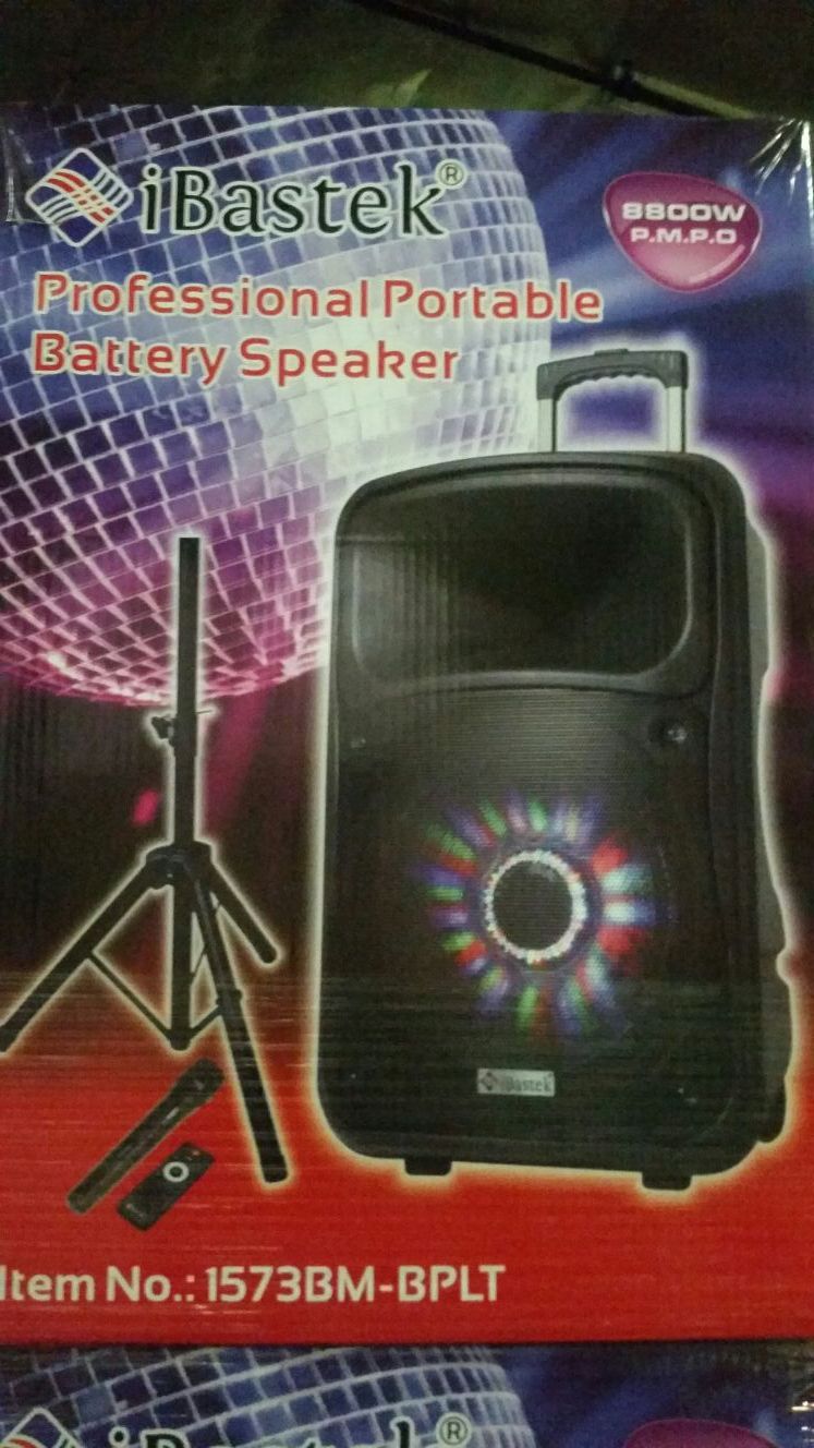 15 Bluetooth speakers 8800