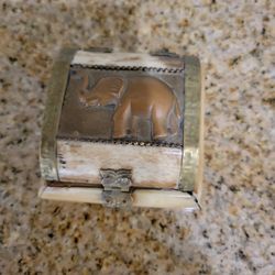Elephant trinket box