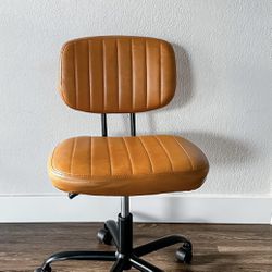 Tufted desk Chair $25