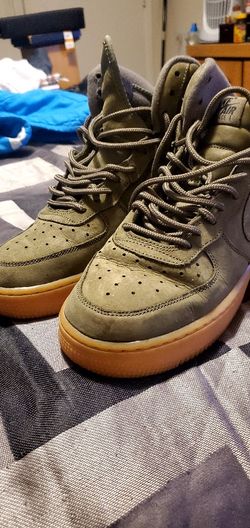 Size 8 Suede Nikes Men Good Condition Like New