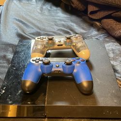 PS4 With 2 Controllers