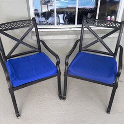 2 Outdoor Chairs 