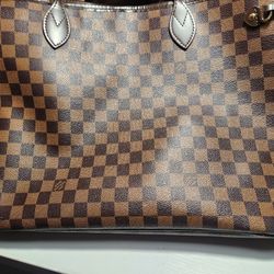 Authentic LOUIS VUITTON GM Damier Bag