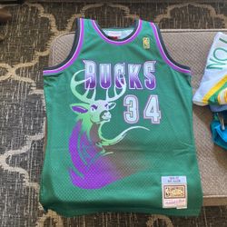 Ray Allen Milwaukee Bucks Mitchel & Ness Jersey Size Medium