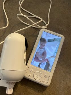 Momcozy camera monitor