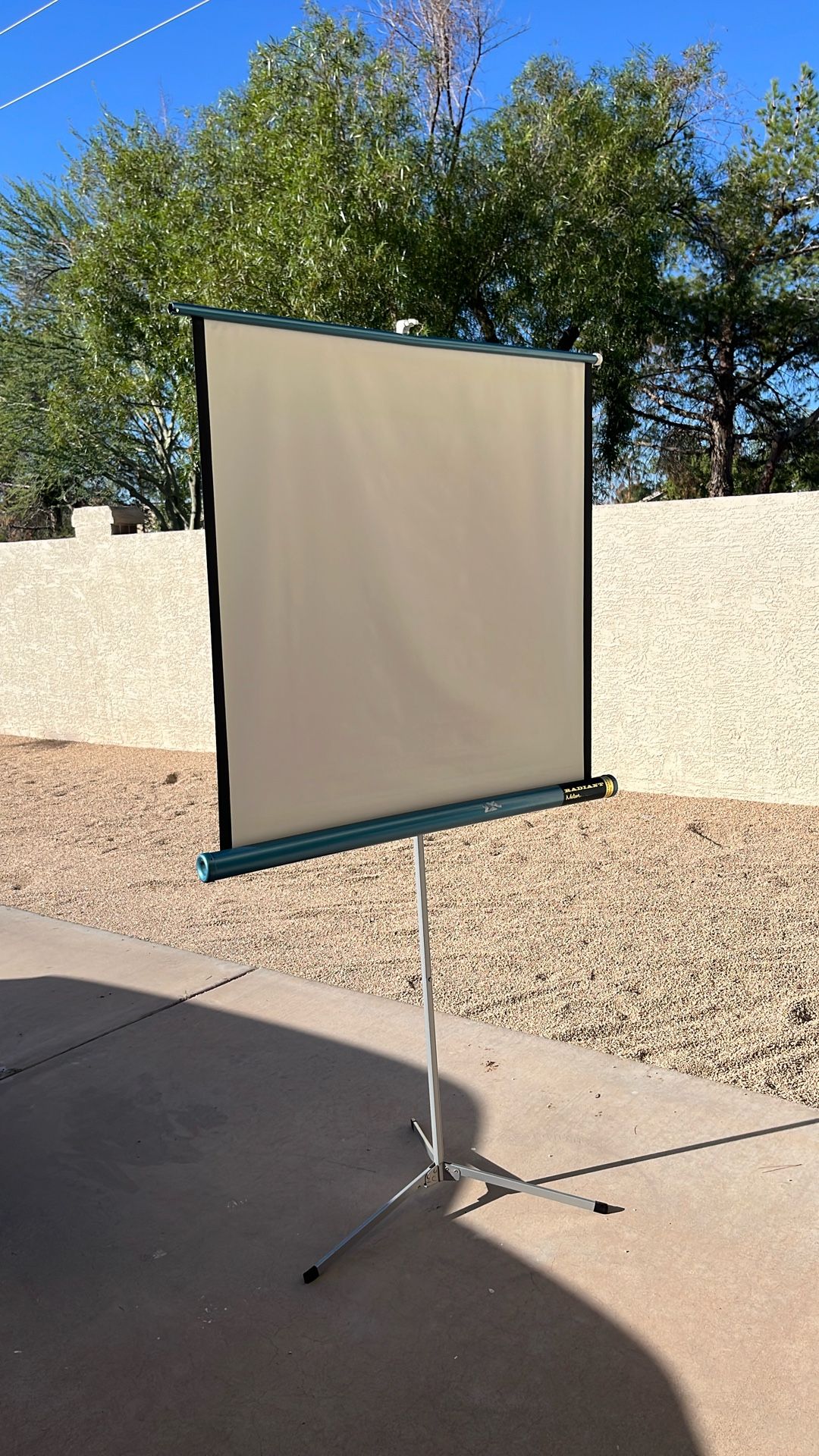 Vintage Radiant Meteor Projector Screen - Glass Beaded Hyflect