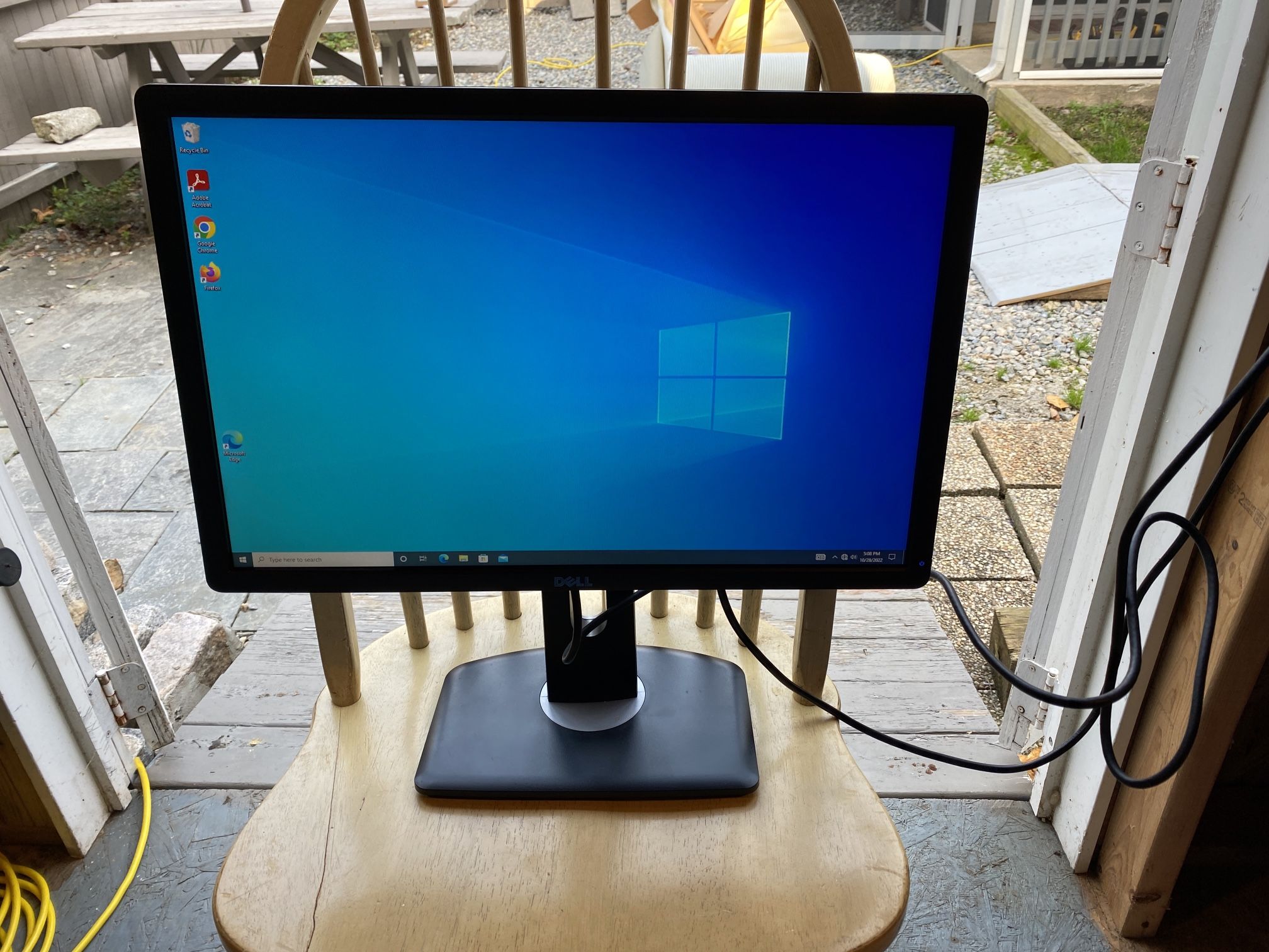 22” Dell Monitor With VGA, DVI, and DP Inputs works perfectly All Cords Included