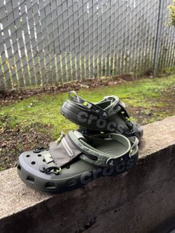 Size 11 Men’s Crocs Venture Pack 2